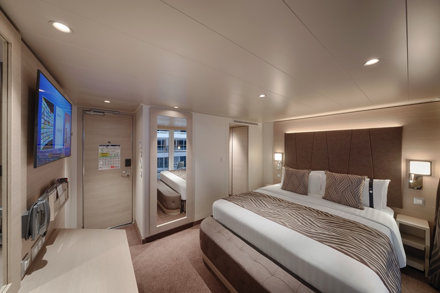 MSC Cruises MSC World America Deluxe Balcony with Promenade View PR2 ©MSC Rights, Ivan Sarfatti 3.jpg